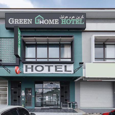 Oyo 90399 Green Home Hotel Syariah Sepang Exterior photo
